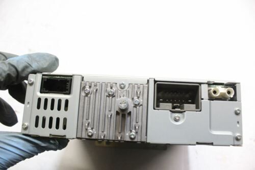 2009 VOLVO C30 CD PLAYER HEAD UNIT 31260531