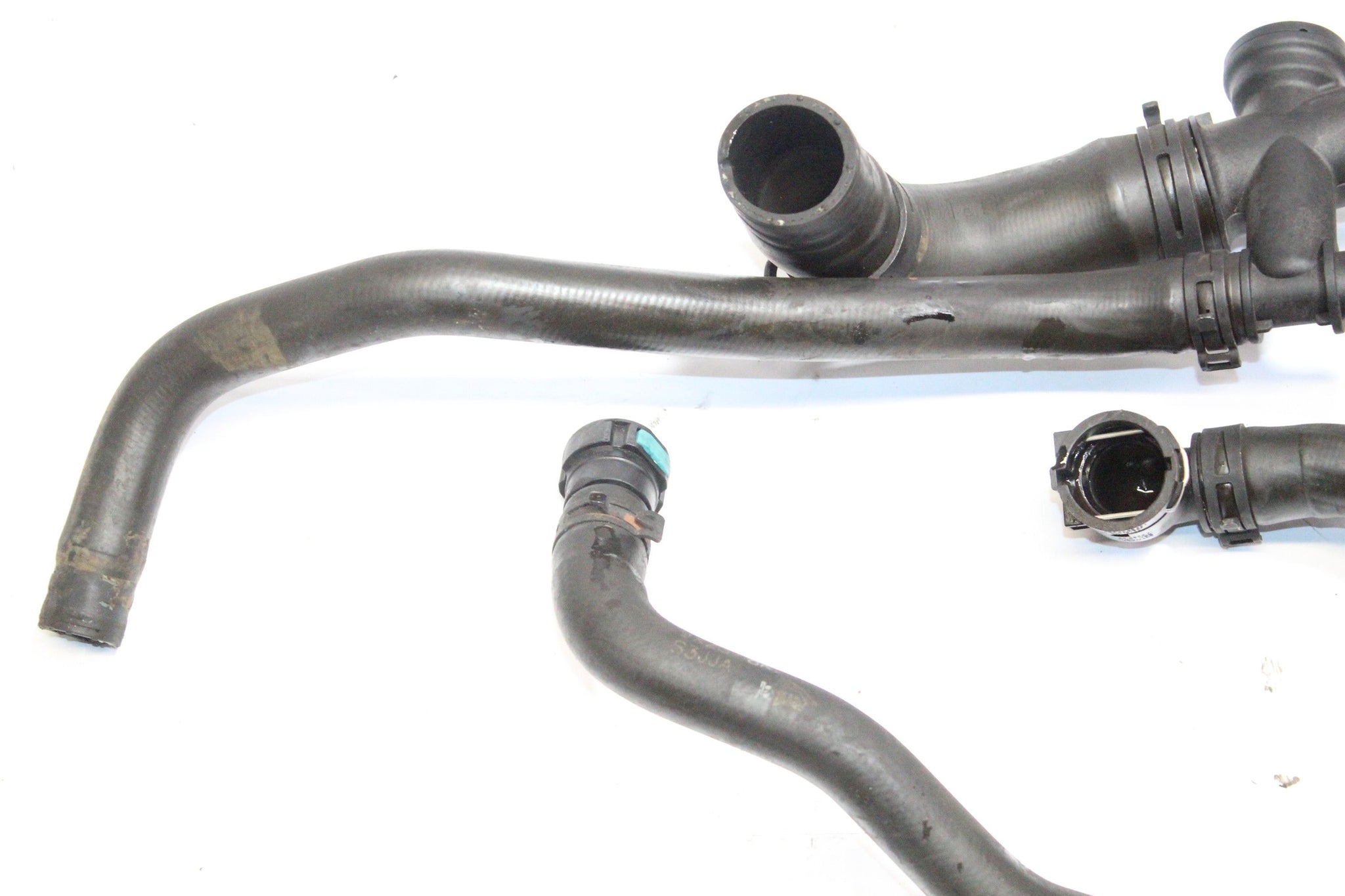 JAGUAR XF 3.0 THERMOSTAT HOUSING WITH PIPES 2013 9X238A586AD