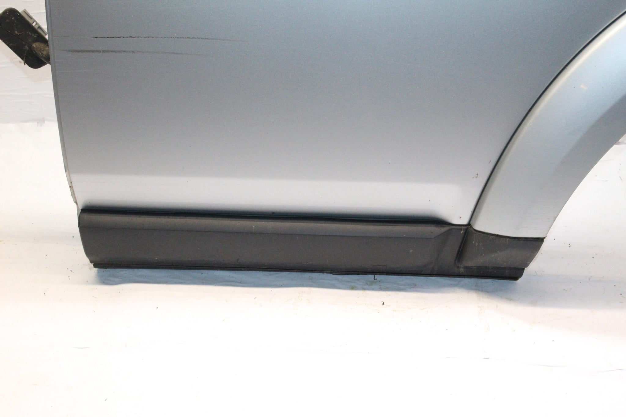 2011 LAND ROVER DISCOVERY 4 LEFT SIDE REAR DOOR
