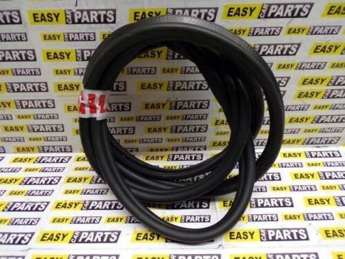 2014 BMW 1 SERIES TAILGATE RUBBER SEAL