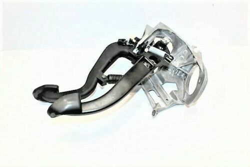 2013 BMW 3 SERIES F31 CLUTCH AND BRAKE PEDAL ASSEMBLY 6860644