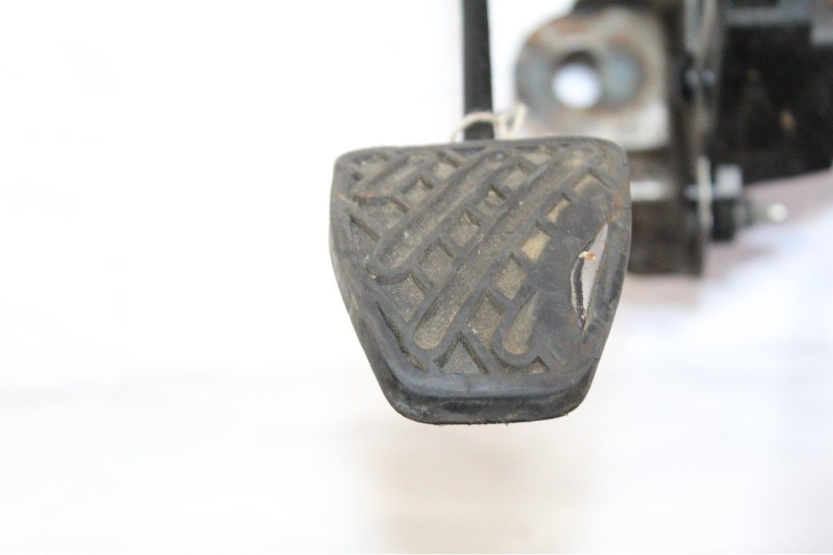 Nissan Qashqai J10 Acelerator And Brake Pedals